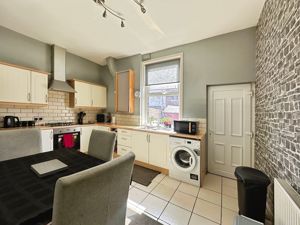 Kitchen- click for photo gallery